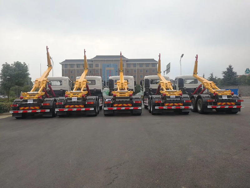 中潔牌XZL5181ZXX6型車(chē)廂可卸式垃圾車(chē)