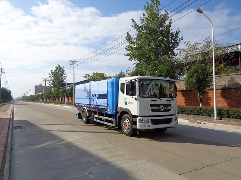 XZL5180TXCBEV型純電動(dòng)吸塵車(chē)