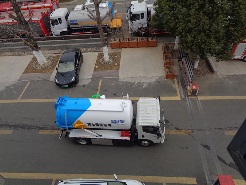 XZL5125GXWBEV型純電動(dòng)吸污車