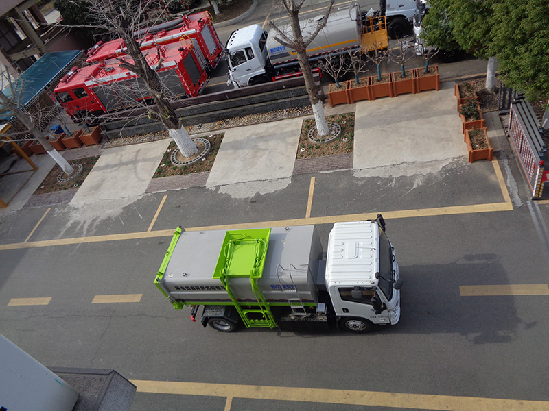 XZL5125ZZZBEV型純電動(dòng)自裝卸式垃圾車